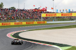 Crowds-during-2013-Spanish-GP